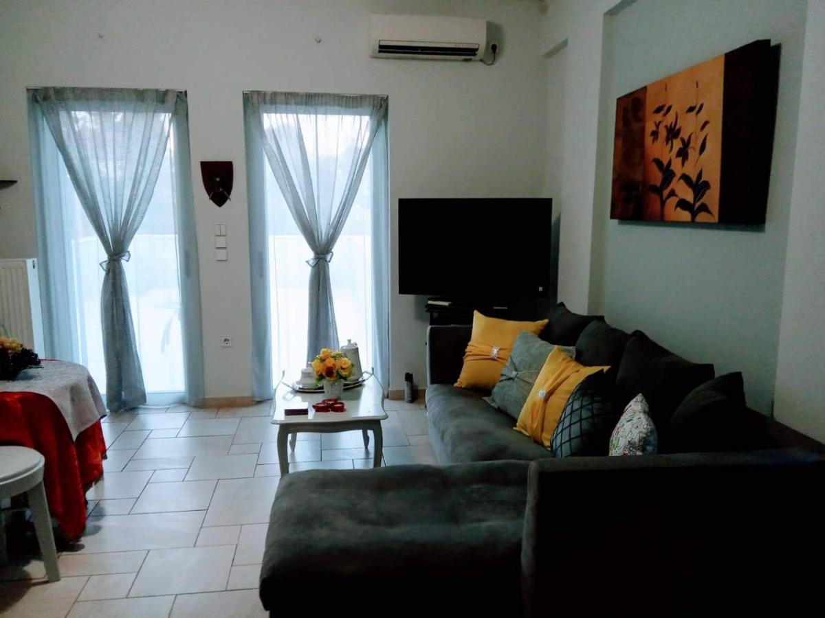 Πέτρινο Στη Θάλασσα Lägenhet Nafpaktos Exteriör bild