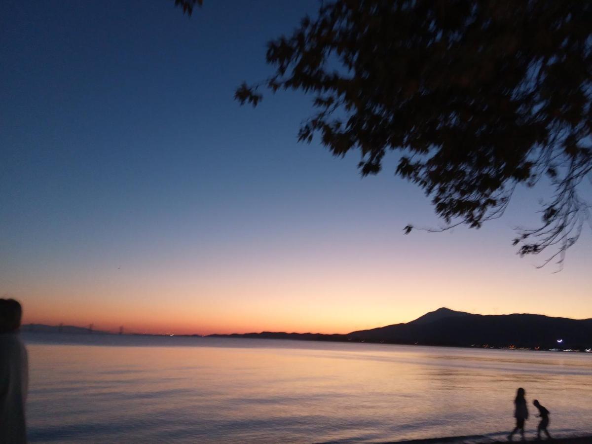 Πέτρινο Στη Θάλασσα Lägenhet Nafpaktos Exteriör bild