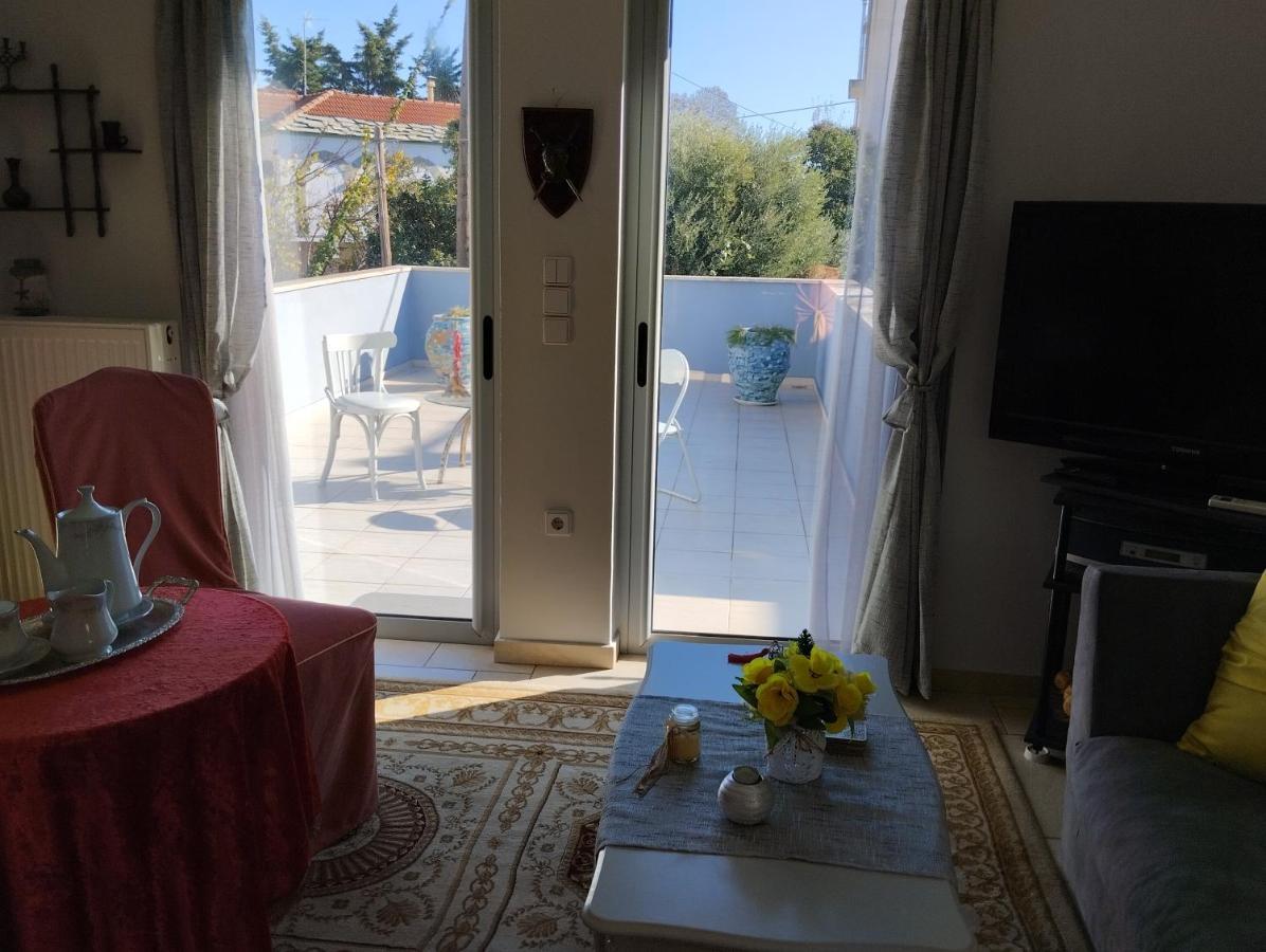 Πέτρινο Στη Θάλασσα Lägenhet Nafpaktos Exteriör bild