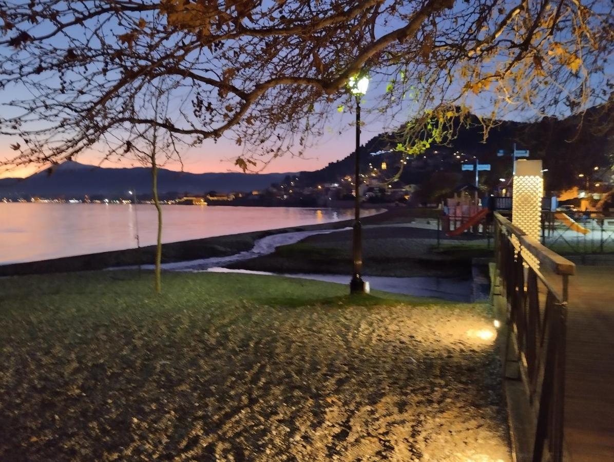 Πέτρινο Στη Θάλασσα Lägenhet Nafpaktos Exteriör bild